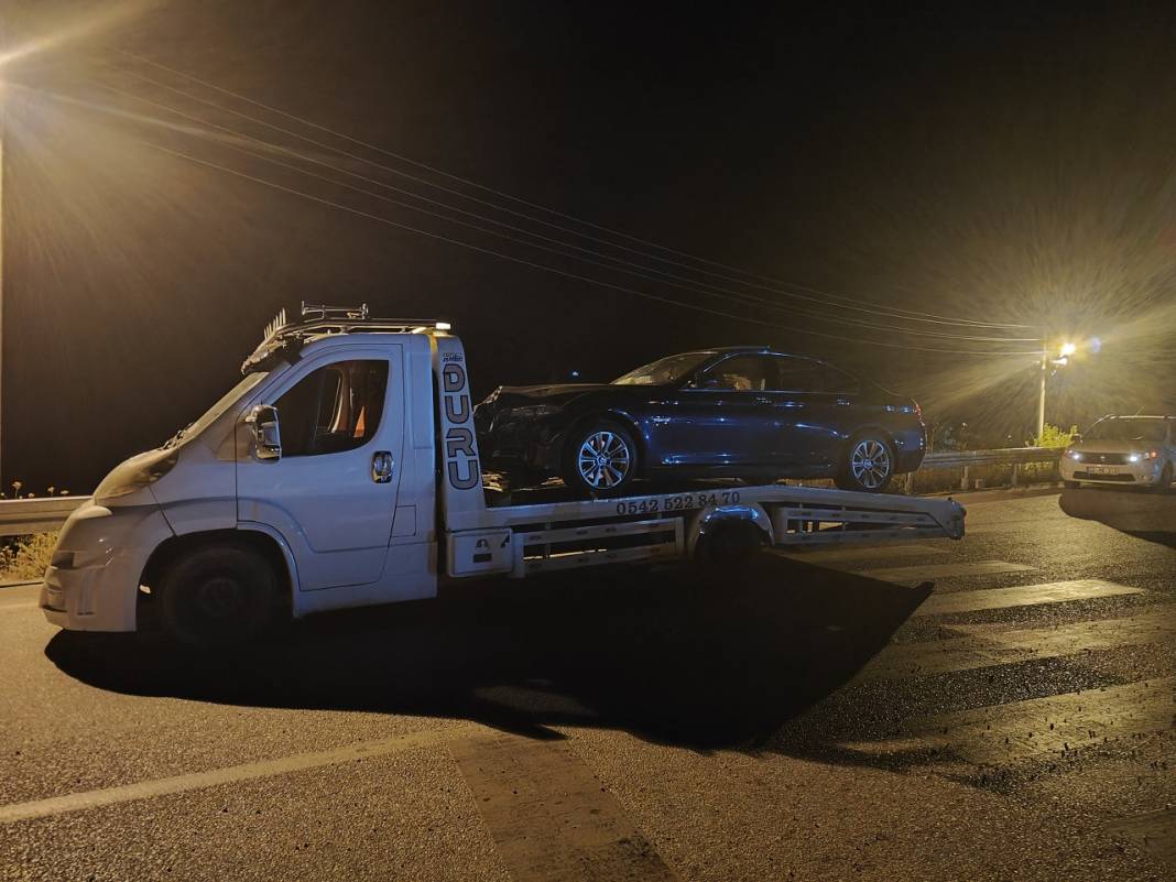 Konya yolunda kaza! Otomobiller kavşakta çarpıştı: 4 yaralı 5